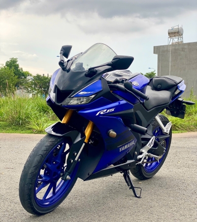 R15 v3 màu xanh đen 