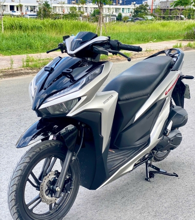 Vario 150 2021 màu nâu đen 